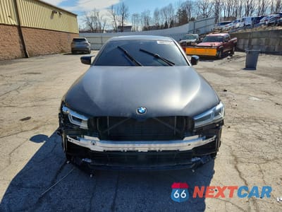 Piąte zdjęcie samochodu w środku: 2021 BMW M550XI VIN:WBA13BK09MCE77129 - miniatura