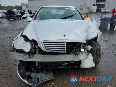 Piąte zdjęcie samochodu w środku: 2003 MERCEDES-BENZ C 320 VIN:WDBRF64J03F326506 - miniatura