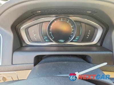 Zdjęcie 9 z 11 samochodu: 2015 VOLVO XC60 T6 PREMIER+ VIN:YV4902RC8F2611842 - miniatura