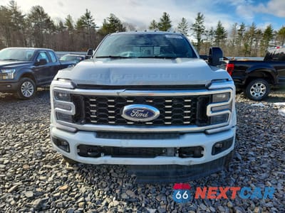 Piąte zdjęcie samochodu w środku: 2025 FORD F450 SUPER DUTY VIN:1FT8W4DM7SED72429 - miniatura