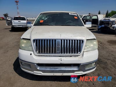 Piąte zdjęcie samochodu w środku: 2006 LINCOLN MARK LT VIN:5LTPW18586FJ00935 - miniatura
