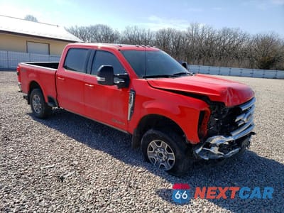 Czwarte zdjęcie samochodu z boku: 2024 FORD F350 SUPER DUTY VIN:1FT8W3BT9REE73079 - miniatura