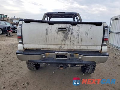 Zdjęcie 6 z 11 samochodu: 2005 CHEVROLET SILVERADO K2500 HEAVY DUTY VIN:1GCHK29U35E263365 - miniatura