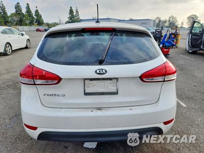 Zdjęcie 6 z 11 samochodu: 2016 KIA FORTE5 LX VIN:KNAFK5A85G5631374 - miniatura