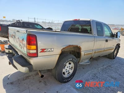 Trzecie zdjęcie samochodu z tyłu: 2001 CHEVROLET SILVERADO K1500 VIN:2GCEK19T911299545 - miniatura