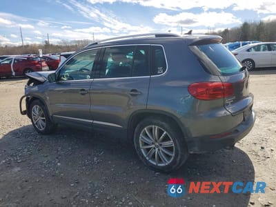Drugie zdjęcie samochodu z przodu: 2014 VOLKSWAGEN TIGUAN S VIN:WVGBV3AX6EW555994 - miniatura