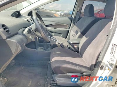 Zdjęcie 7 z 12 samochodu: 2007 TOYOTA YARIS BASE VIN:JTDBT923071064961 - miniatura