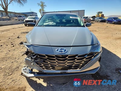 Piąte zdjęcie samochodu w środku: 2022 HYUNDAI ELANTRA LIMITED VIN:KMHLP4AG1NU266618 - miniatura