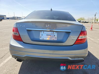 Zdjęcie 6 z 12 samochodu: 2013 MERCEDES-BENZ C 250 VIN:WDDGF4HBXDR264389 - miniatura