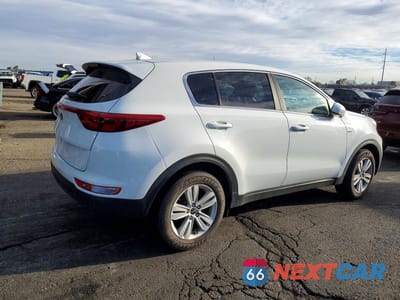 Trzecie zdjęcie samochodu z tyłu: 2018 KIA SPORTAGE LX VIN:KNDPMCAC4J7401234 - miniatura