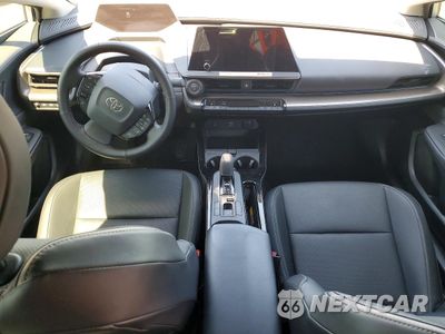 Zdjęcie 8 z 13 samochodu: 2024 TOYOTA PRIUS XLE VIN:JTDACAAU2R3021432 - miniatura