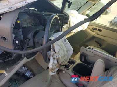 Zdjęcie 8 z 13 samochodu: 2001 GMC YUKON XL C1500 VIN:1GKEC16T21J159607 - miniatura