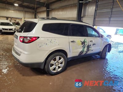 Trzecie zdjęcie samochodu z tyłu: 2017 CHEVROLET TRAVERSE LT VIN:1GNKRGKD7HJ208722 - miniatura