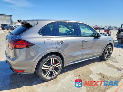 Trzecie zdjęcie samochodu z tyłu: 2013 PORSCHE CAYENNE GTS VIN:WP1AD2A2XDLA75568 - miniatura