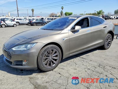 2016 TESLA MODEL S 5YJSA1E20GF123881 - główne zdjęcie licytacji z USA - miniatura
