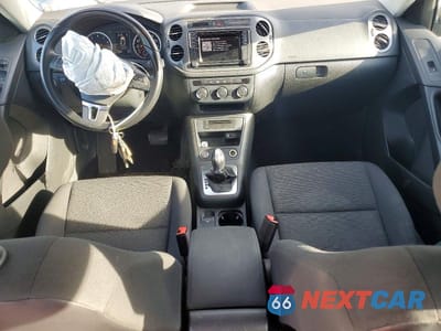 Zdjęcie 8 z 11 samochodu: 2017 VOLKSWAGEN TIGUAN S VIN:WVGBV7AX0HK051721 - miniatura