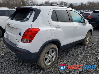 Trzecie zdjęcie samochodu z tyłu: 2016 CHEVROLET TRAX 1LT VIN:3GNCJPSB9GL161968 - miniatura