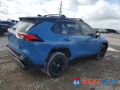 Trzecie zdjęcie samochodu z tyłu: 2024 TOYOTA RAV4 HYBRID XSE VIN:JTME6RFV5RD559366 - miniatura