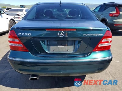 Zdjęcie 6 z 12 samochodu: 2005 MERCEDES-BENZ C 230K SPORT SEDAN VIN:WDBRF40J25F645046 - miniatura