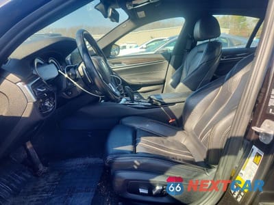 Zdjęcie 7 z 13 samochodu: 2018 BMW 530 XI VIN:WBAJA7C57JWA73303 - miniatura