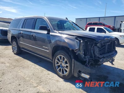 Czwarte zdjęcie samochodu z boku: 2017 GMC YUKON XL DENALI VIN:1GKS2HKJ6HR263080 - miniatura