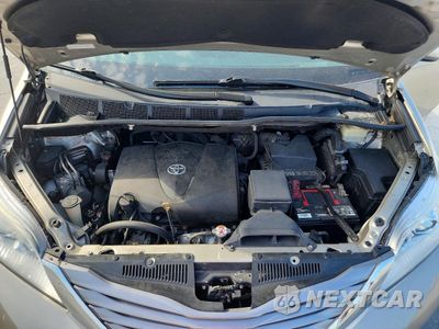 Zdjęcie 12 z 14 samochodu: 2017 TOYOTA SIENNA XLE 7-PASSENGER VIN:5TDDZ3DC4HS174210 - miniatura