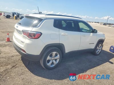 Trzecie zdjęcie samochodu z tyłu: 2019 JEEP COMPASS LATITUDE VIN:3C4NJDBB2KT812902 - miniatura