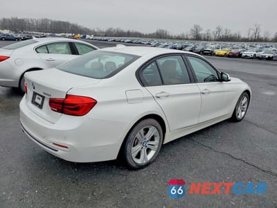 Trzecie zdjęcie samochodu z tyłu: 2016 BMW 328 XI SULEV VIN:WBA8E3G52GNU01700 - miniatura