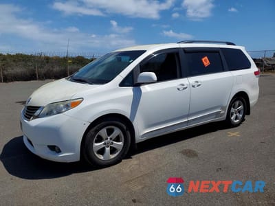 2014 TOYOTA SIENNA LE 8-PASSENGER 5TDKK3DC7ES428449 - główne zdjęcie licytacji z USA - miniatura