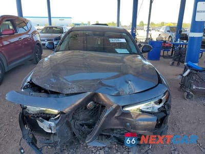 Piąte zdjęcie samochodu w środku: 2021 ALFA ROMEO GIULIA SPORT VIN:ZARFAMAN5M7647229 - miniatura