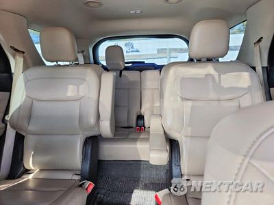 Zdjęcie 10 z 13 samochodu: 2020 FORD EXPLORER XLT VIN:1FMSK7DH8LGB00740 - miniatura