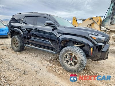 Czwarte zdjęcie samochodu z boku: 2025 TOYOTA 4RUNNER TRD SPORT VIN:JTEVA5BR1S5019105 - miniatura