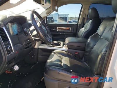 Zdjęcie 7 z 11 samochodu: 2012 DODGE RAM 2500 LARAMIE VIN:3C6UD5NL1CG316116 - miniatura