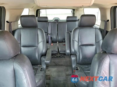 Zdjęcie 10 z 13 samochodu: 2011 GMC YUKON XL DENALI VIN:1GKS2MEF6BR398986 - miniatura