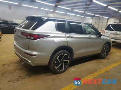 Trzecie zdjęcie samochodu z tyłu: 2024 MITSUBISHI OUTLANDER SE VIN:JA4J4VA8XRZ043211 - miniatura