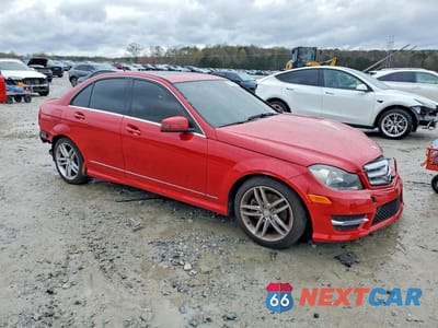 Czwarte zdjęcie samochodu z boku: 2013 MERCEDES-BENZ C VIN:WDDGF4HB3DA829533 - miniatura