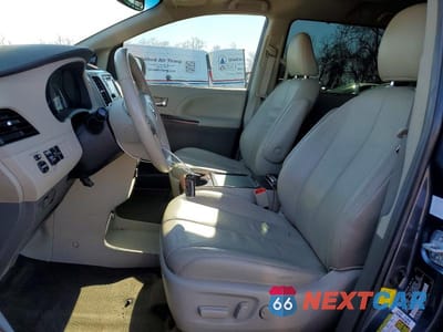 Zdjęcie 7 z 12 samochodu: 2013 TOYOTA SIENNA VIN:5TDDK3DC4DS056334 - miniatura