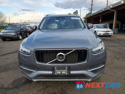 Piąte zdjęcie samochodu w środku: 2019 VOLVO XC90 T6 MOMENTUM VIN:YV4A22PK9K1446935 - miniatura