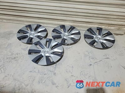 Zdjęcie 12 z 13 samochodu: 2024 TESLA MODEL Y VIN:7SAYGDEE9RA227969 - miniatura