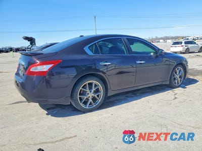 Trzecie zdjęcie samochodu z tyłu: 2010 NISSAN MAXIMA 3.5 S VIN:1N4AA5AP5AC830327 - miniatura