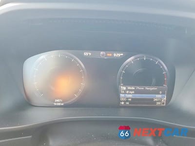 Zdjęcie 9 z 12 samochodu: 2022 VOLVO XC40 T5 R-DESIGN VIN:YV4162UM9N2642768 - miniatura