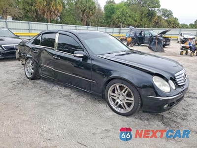 Czwarte zdjęcie samochodu z boku: 2003 MERCEDES-BENZ E 500 VIN:WDBUF70J63A202467 - miniatura