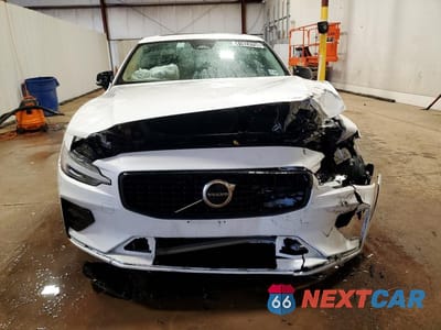 Piąte zdjęcie samochodu w środku: 2024 VOLVO S60 CORE VIN:7JRL12FK5RG323125 - miniatura