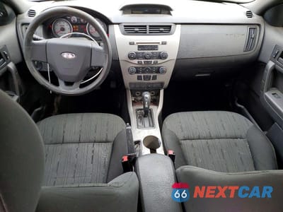 Zdjęcie 8 z 12 samochodu: 2010 FORD FOCUS SE VIN:1FAHP3FNXAW111484 - miniatura