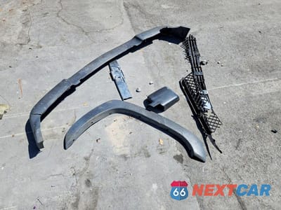 Zdjęcie 12 z 12 samochodu: 2001 CHEVROLET SILVERADO C2500 HEAVY DUTY VIN:1GCHC24U41E345992 - miniatura