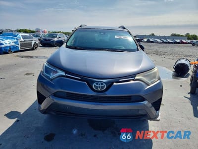 Piąte zdjęcie samochodu w środku: 2018 TOYOTA RAV4 LE VIN:JTMZFREV5JJ725703 - miniatura