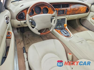 Zdjęcie 8 z 13 samochodu: 2002 JAGUAR XKR VIN:SAJDA42B32PA26627 - miniatura