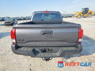 Zdjęcie 6 z 12 samochodu: 2020 TOYOTA TACOMA SR V6 VIN:5TFSZ5AN9LX220240 - miniatura