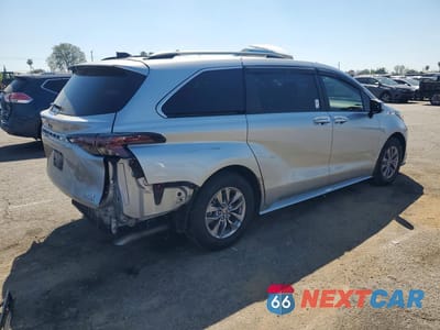 Trzecie zdjęcie samochodu z tyłu: 2023 TOYOTA SIENNA XLE 8-PASSENGER VIN:5TDJRKEC5PS175490 - miniatura