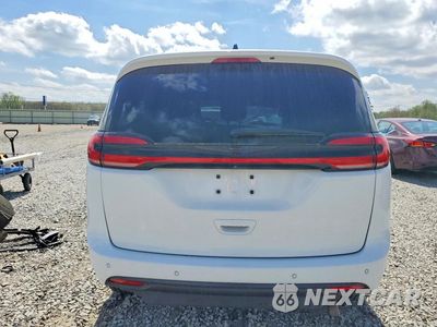 Zdjęcie 6 z 14 samochodu: 2023 CHRYSLER PACIFICA TOURING L VIN:2C4RC1BG1PR538284 - miniatura